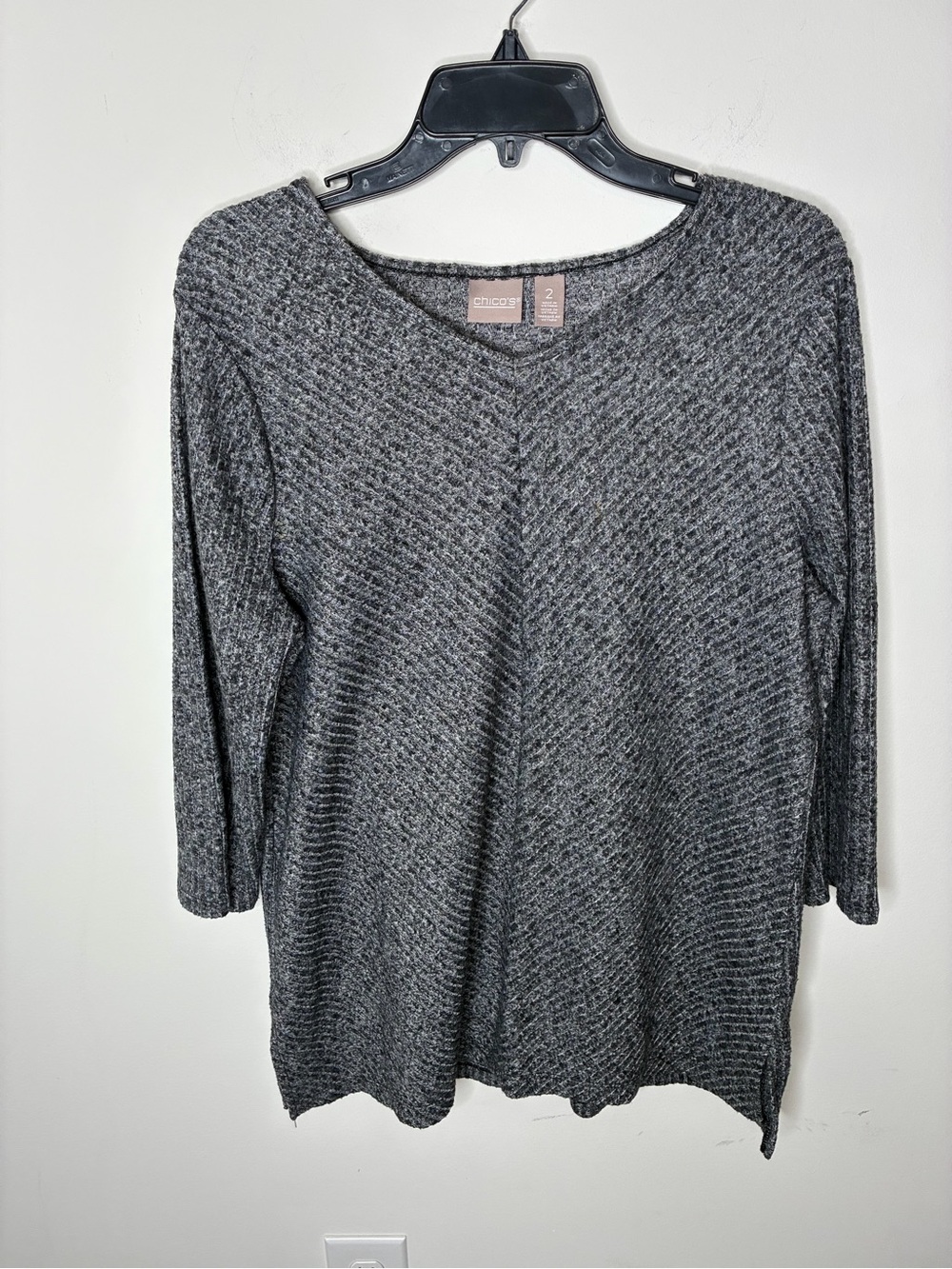 Chico's Women’s Boho, Resort Wear Gray Textured V-Neck Whimsical Knit Top 2